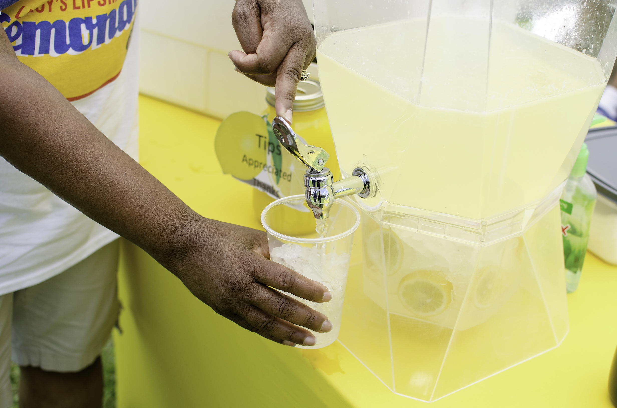 leroy's lipsmack'n lemonade