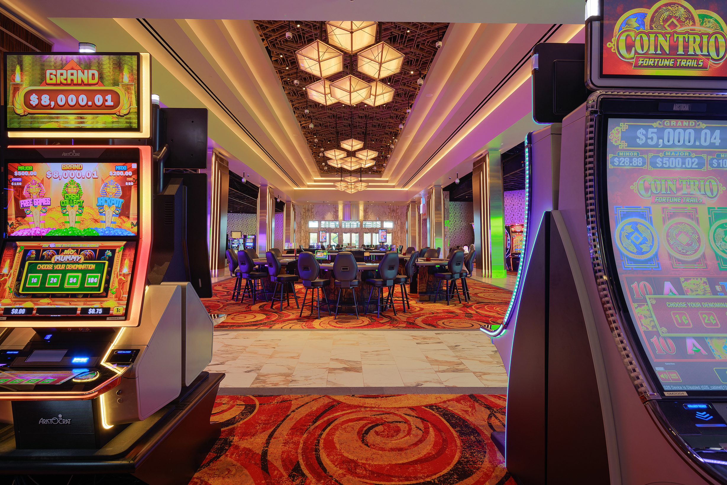 MESH-TheQueen-EDIT2_044_SML